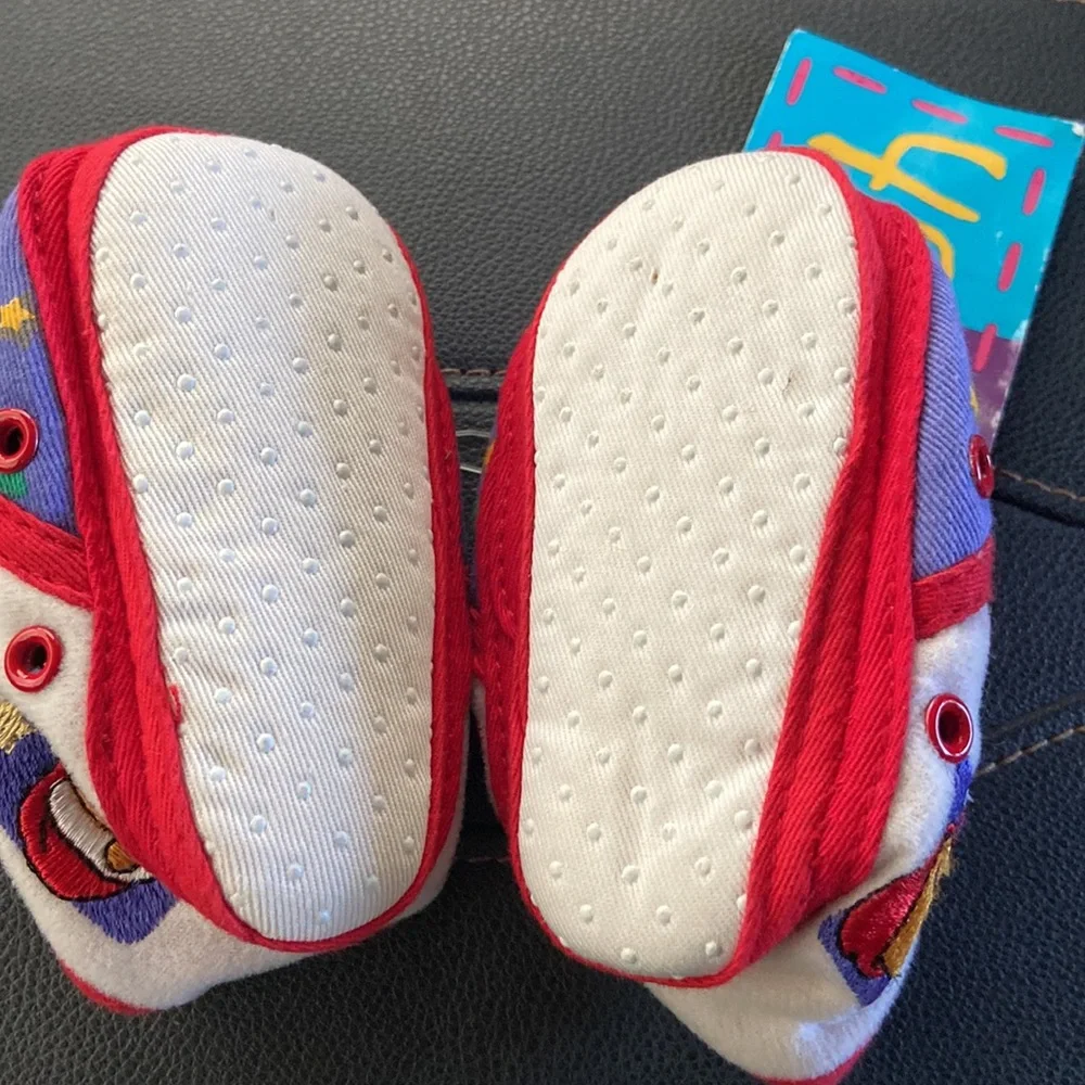 RARE Winnie the Pooh Baby Shoes Christmas 12-18 months 90s Vintage DISNEY NWT